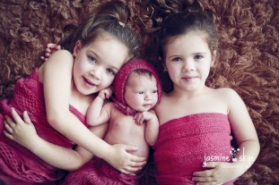 newborn with siblings