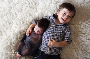 baby sibling photos
