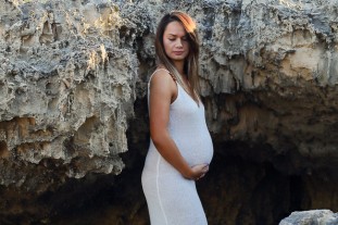 pregnancy beach shoot perth