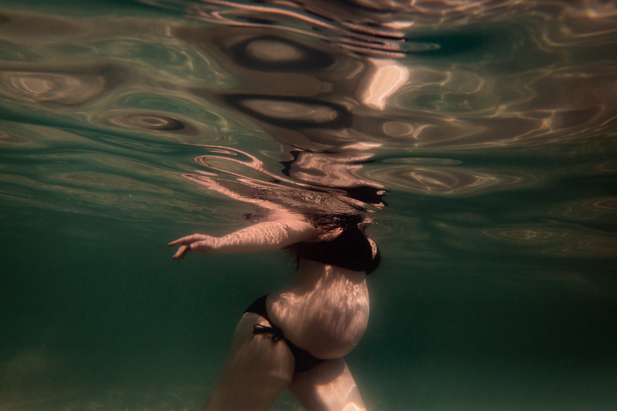 underwater pregnancy photography